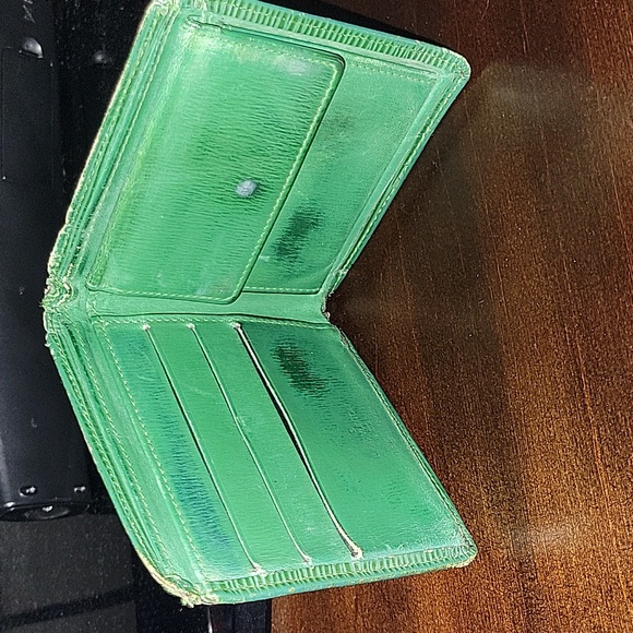 Vintage Epi Green Wallet - Picture 6 of 8